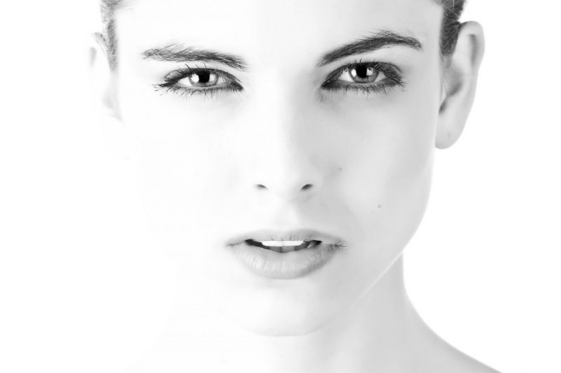 model-2303361_1920